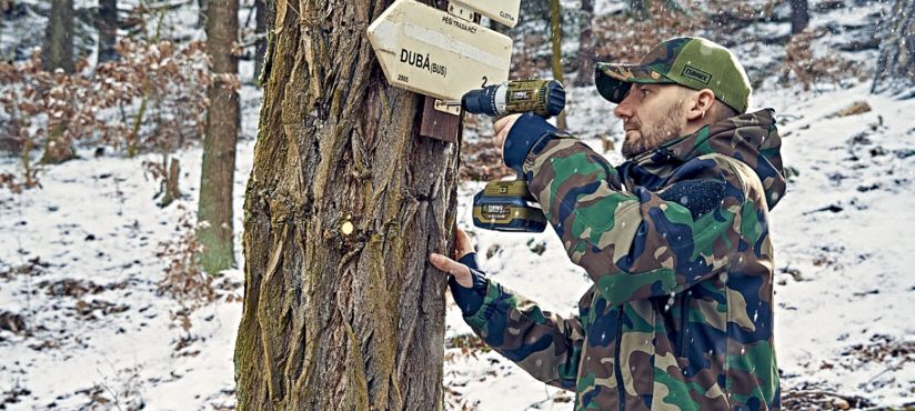 Vyhřívaná bunda Narex Camouflage při práci